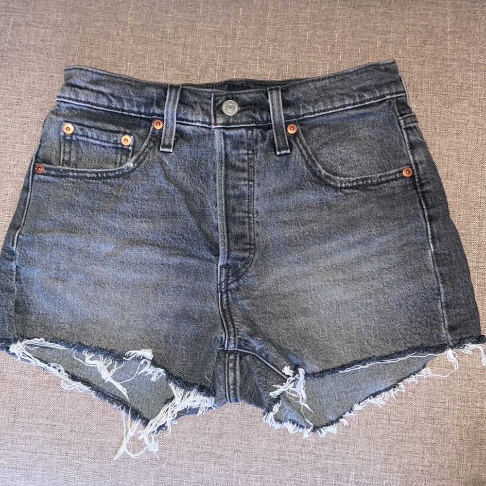 Levi’s 501 grey wash shorts 25